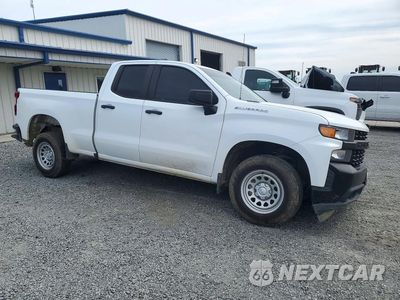 Czwarte zdjęcie samochodu z boku: 2021 CHEVROLET SILVERADO C1500 VIN:1GCRWAEH6MZ292958 - miniatura