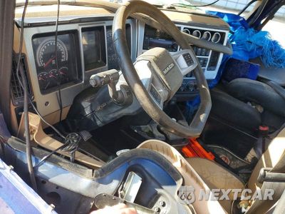Zdjęcie 8 z 12 samochodu: 2023 MACK PINNACLE SEMI TRUCK VIN:1M1PN4GYXPM011917 - miniatura