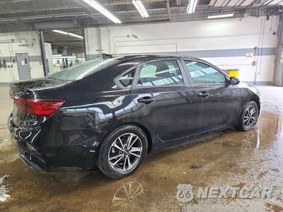 Trzecie zdjęcie samochodu z tyłu: 2023 KIA FORTE LXS VIN:3KPF24AD6PE529516 - miniatura