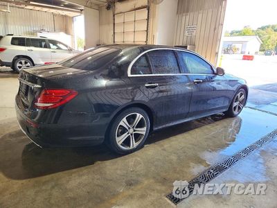 Trzecie zdjęcie samochodu z tyłu: 2017 MERCEDES-BENZ E 300 VIN:WDDZF4JB9HA213411 - miniatura