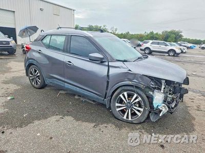 Czwarte zdjęcie samochodu z boku: 2020 NISSAN KICKS SV VIN:3N1CP5CV6LL505631 - miniatura
