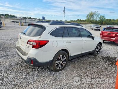Trzecie zdjęcie samochodu z tyłu: 2018 SUBARU OUTBACK 3.6R LIMITED VIN:4S4BSENC0J3344331 - miniatura