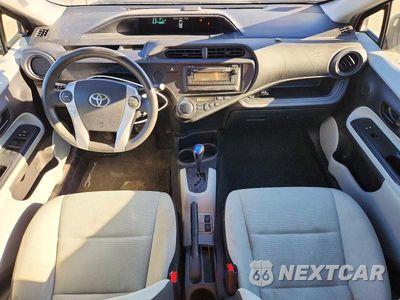 Zdjęcie 8 z 12 samochodu: 2013 TOYOTA PRIUS C ONE VIN:JTDKDTB30D1533567 - miniatura