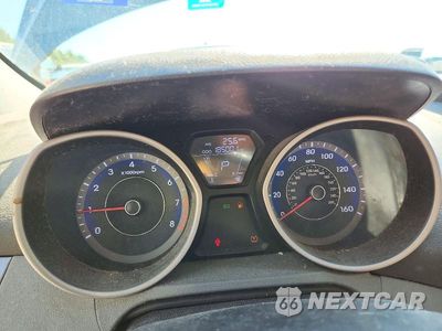 Zdjęcie 9 z 12 samochodu: 2012 HYUNDAI ELANTRA GLS VIN:KMHDH4AE8CU427107 - miniatura