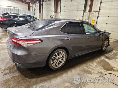 Trzecie zdjęcie samochodu z tyłu: 2018 TOYOTA CAMRY XLE VIN:4T1B11HK4JU012627 - miniatura