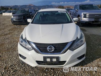 Piąte zdjęcie samochodu w środku: 2017 NISSAN ALTIMA 2.5 S VIN:1N4AL3AP0HN311022 - miniatura