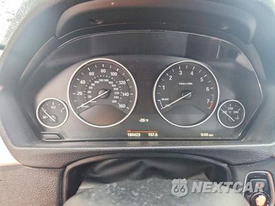 Zdjęcie 9 z 12 samochodu: 2016 BMW 320 XI VIN:WBA8E5G57GNU19105 - miniatura