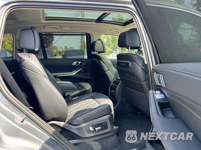 Zdjęcie 6 z 10 samochodu: 2024 BMW X7 XDRIVE40I VIN:5UX23EM00R9S52720 - miniatura