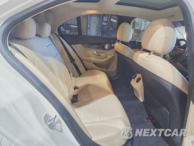 Zdjęcie 10 z 12 samochodu: 2015 MERCEDES-BENZ C 300 4MATIC VIN:55SWF4KB1FU062787 - miniatura