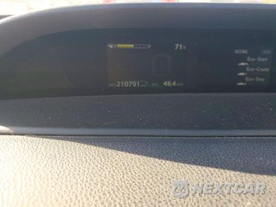 Zdjęcie 9 z 12 samochodu: 2016 TOYOTA PRIUS TWO VIN:JTDKBRFU8G3016277 - miniatura