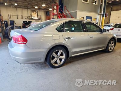 Trzecie zdjęcie samochodu z tyłu: 2013 VOLKSWAGEN PASSAT SE VIN:1VWBN7A32DC025639 - miniatura