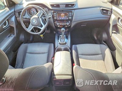 Zdjęcie 8 z 13 samochodu: 2018 NISSAN ROGUE SV VIN:JN8AT2MV1JW301148 - miniatura