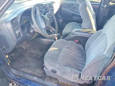 Zdjęcie 7 z 12 samochodu: 2000 CHEVROLET BLAZER VIN:1GNCT18WXYK192926 - miniatura