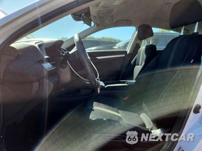 Zdjęcie 7 z 12 samochodu: 2019 HONDA CIVIC LX VIN:2HGFC2F61KH592243 - miniatura