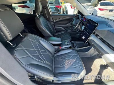 Piąte zdjęcie samochodu w środku: 2023 FORD MUSTANG MACH-E SELECT VIN:3FMTK1SS0PMA42585 - miniatura