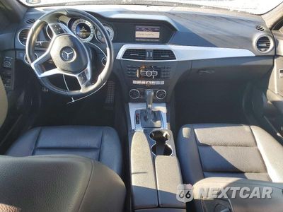 Zdjęcie 8 z 12 samochodu: 2014 MERCEDES-BENZ C 300 4MATIC VIN:WDDGF8AB4ER309720 - miniatura