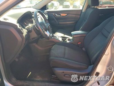 Zdjęcie 7 z 13 samochodu: 2017 NISSAN ROGUE SV VIN:5N1AT2MTXHC822855 - miniatura