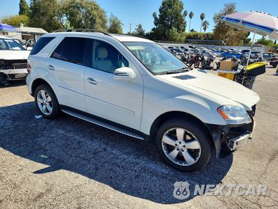 Czwarte zdjęcie samochodu z boku: 2011 MERCEDES-BENZ ML 350 4MATIC VIN:4JGBB8GBXBA721878 - miniatura