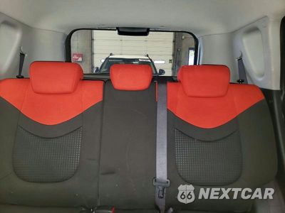 Zdjęcie 10 z 14 samochodu: 2010 KIA SOUL + VIN:KNDJT2A26A7032421 - miniatura