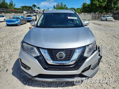 Piąte zdjęcie samochodu w środku: 2019 NISSAN ROGUE SV VIN:KNMAT2MV7KP507484 - miniatura