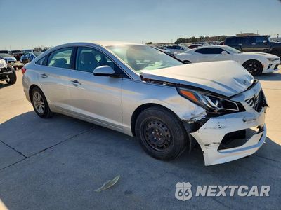 Czwarte zdjęcie samochodu z boku: 2015 HYUNDAI SONATA SE VIN:5NPE24AF6FH165587 - miniatura