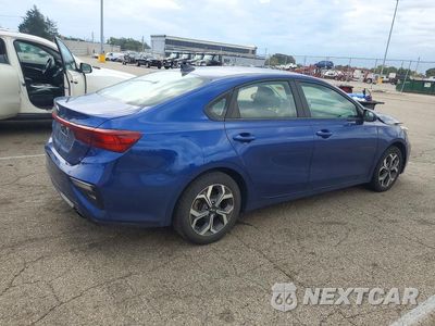 Trzecie zdjęcie samochodu z tyłu: 2020 KIA FORTE LXS VIN:3KPF24AD3LE210777 - miniatura