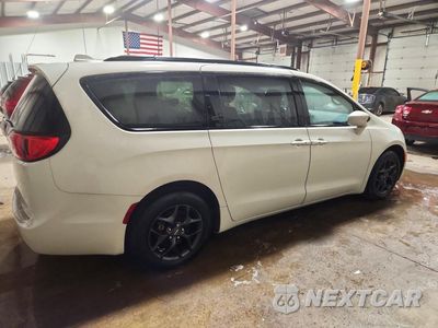 Trzecie zdjęcie samochodu z tyłu: 2019 CHRYSLER PACIFICA TOURING L VIN:2C4RC1BG8KR610316 - miniatura
