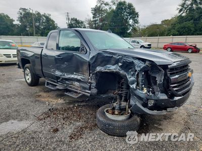 Czwarte zdjęcie samochodu z boku: 2017 CHEVROLET SILVERADO K1500 LT VIN:1GCVKREH1HZ382579 - miniatura