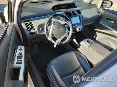 Zdjęcie 8 z 13 samochodu: 2013 TOYOTA PRIUS V FIVE VIN:JTDZN3EU7D3262138 - miniatura