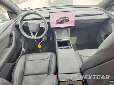 Zdjęcie 8 z 12 samochodu: 2026 TESLA MODEL Y VIN:7SAYGDED6TA658686 - miniatura