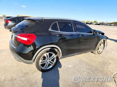 Trzecie zdjęcie samochodu z tyłu: 2016 MERCEDES-BENZ GLA 250 VIN:WDCTG4EB5GJ204883 - miniatura