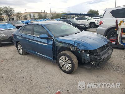 Czwarte zdjęcie samochodu z boku: 2020 VOLKSWAGEN JETTA S VIN:3VWC57BU8LM080203 - miniatura