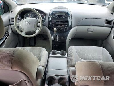 Zdjęcie 8 z 14 samochodu: 2004 TOYOTA SIENNA LE VIN:5TDBA23C74S008395 - miniatura