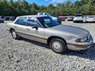 Czwarte zdjęcie samochodu z boku: 1998 BUICK LESABRE CUSTOM VIN:1G4HP52K8WH455016 - miniatura