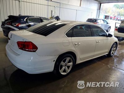 Trzecie zdjęcie samochodu z tyłu: 2012 VOLKSWAGEN PASSAT SE VIN:1VWBP7A34CC030415 - miniatura