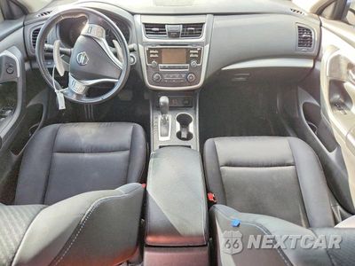 Zdjęcie 8 z 12 samochodu: 2017 NISSAN ALTIMA 2.5 SR VIN:1N4AL3AP8HC159423 - miniatura