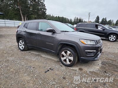 Czwarte zdjęcie samochodu z boku: 2018 JEEP COMPASS LATITUDE VIN:3C4NJDBB7JT270548 - miniatura