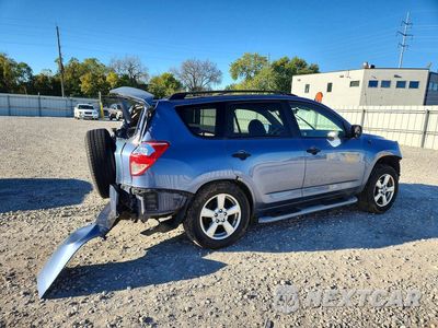 Trzecie zdjęcie samochodu z tyłu: 2007 TOYOTA RAV4 BASE VIN:JTMBD33V575060567 - miniatura