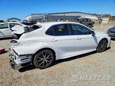 Trzecie zdjęcie samochodu z tyłu: 2023 TOYOTA CAMRY HYBRID SE VIN:4T1S31AK3PU058933 - miniatura