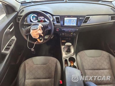 Zdjęcie 8 z 14 samochodu: 2019 KIA NIRO LX VIN:KNDCB3LC0K5328135 - miniatura