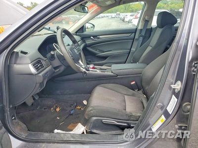 Zdjęcie 7 z 12 samochodu: 2019 HONDA ACCORD LX VIN:1HGCV1F11KA154106 - miniatura