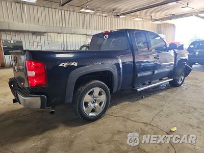 Trzecie zdjęcie samochodu z tyłu: 2011 CHEVROLET SILVERADO K1500 LT VIN:1GCRKSE34BZ245625 - miniatura