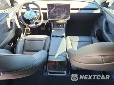 Zdjęcie 8 z 14 samochodu: 2026 TESLA MODEL Y VIN:7SAYGDED6TF446812 - miniatura