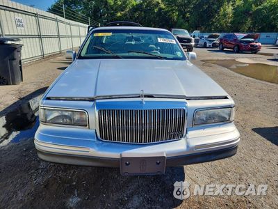 Piąte zdjęcie samochodu w środku: 1997 LINCOLN TOWN CAR SIGNATURE VIN:1LNLM82W1VY734393 - miniatura
