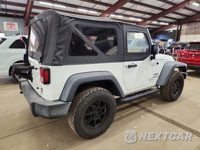 Trzecie zdjęcie samochodu z tyłu: 2016 JEEP WRANGLER SPORT VIN:1C4AJWAG4GL187445 - miniatura