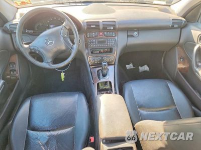 Zdjęcie 8 z 13 samochodu: 2004 MERCEDES-BENZ C 240 4MATIC VIN:WDBRF81J64F443332 - miniatura