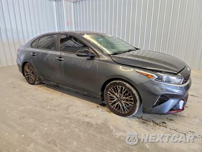 Czwarte zdjęcie samochodu z boku: 2022 KIA FORTE GT LINE VIN:3KPF54AD3NE444508 - miniatura