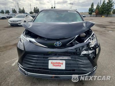 Piąte zdjęcie samochodu w środku: 2023 TOYOTA SIENNA XLE VIN:5TDJRKEC1PS178693 - miniatura