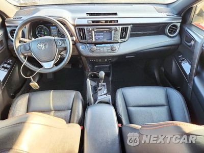 Zdjęcie 8 z 13 samochodu: 2018 TOYOTA RAV4 HV SE VIN:JTMJJREV6JD224622 - miniatura