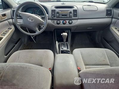 Zdjęcie 8 z 12 samochodu: 2003 TOYOTA CAMRY LE VIN:4T1BE32K13U192936 - miniatura